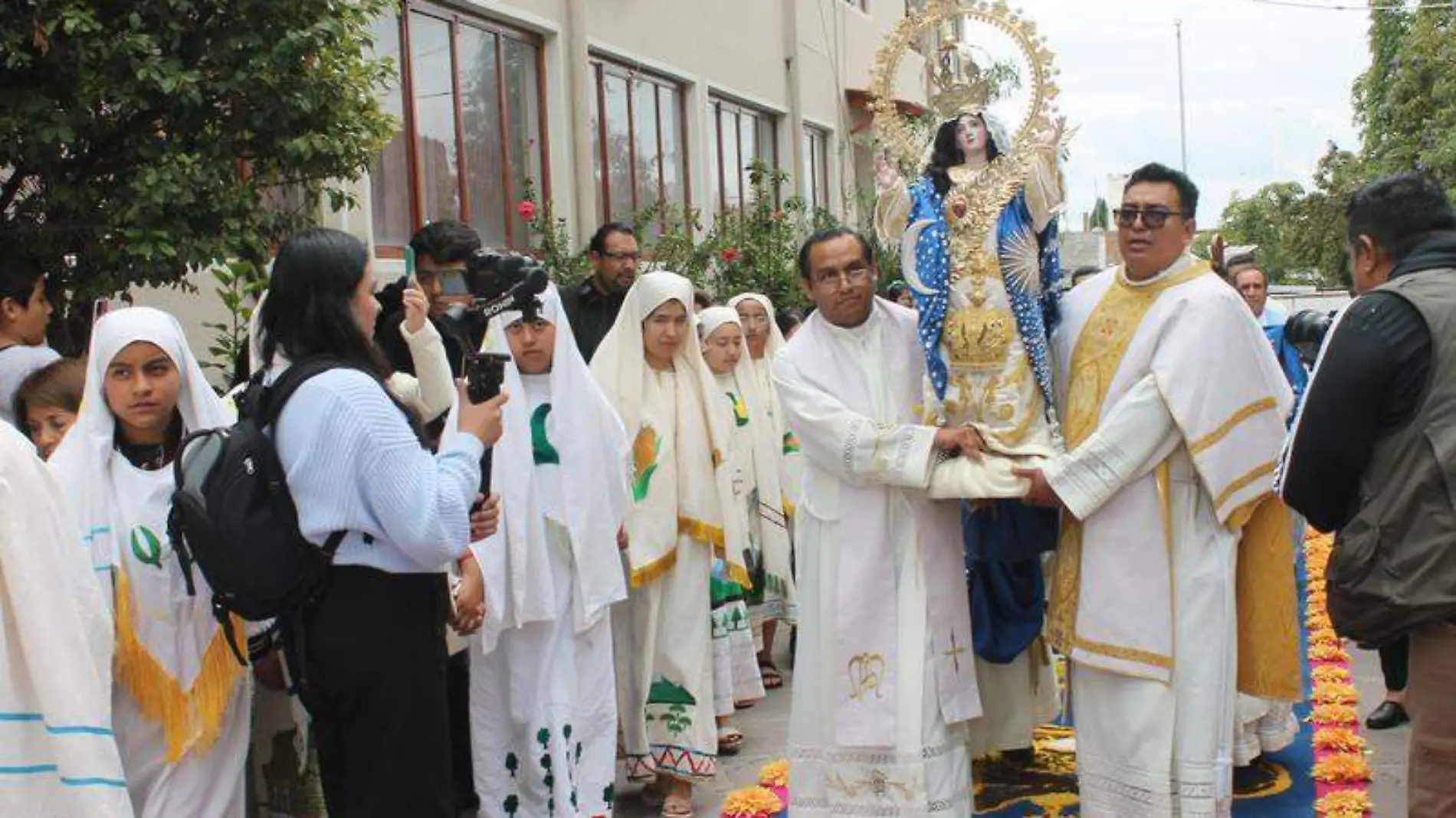 Apadrina Carlos Rivera virgen de la caridad (12)